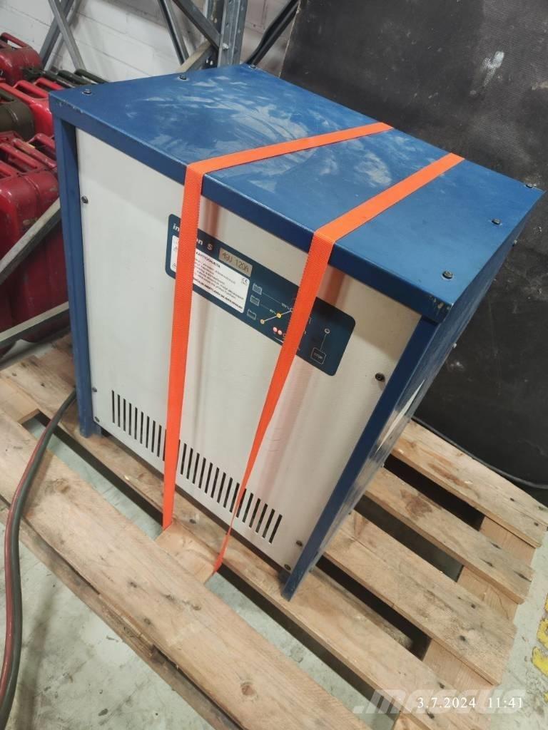 Atlet UNS 200 D 리치 트럭