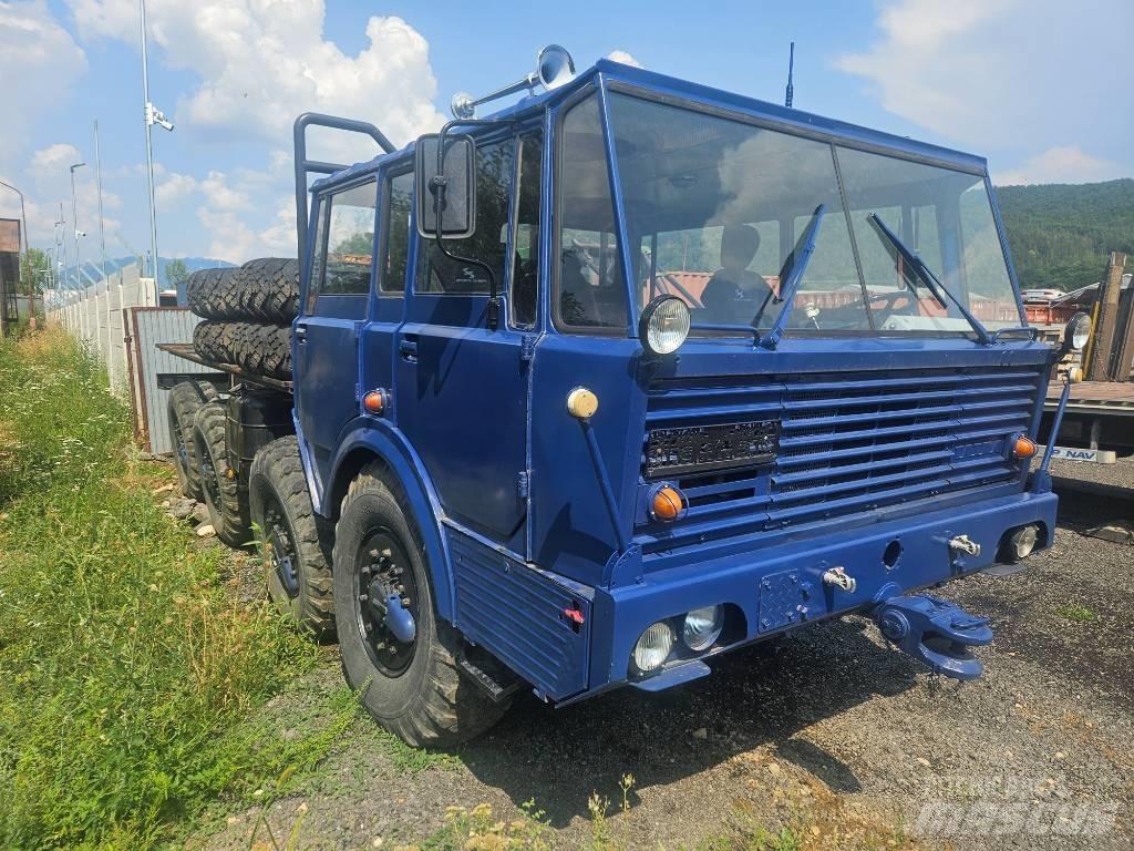 Tatra 813 8x8 KOLOS 새시 운전실 트럭