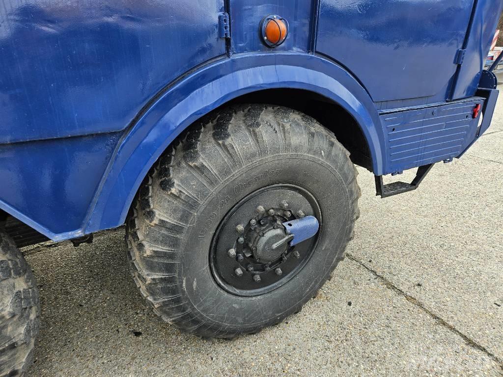 Tatra 813 8x8 KOLOS 새시 운전실 트럭