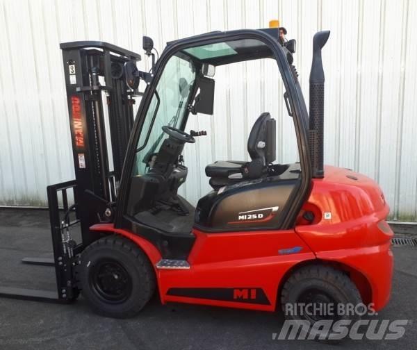 Manitou MI25D 험지용 트럭