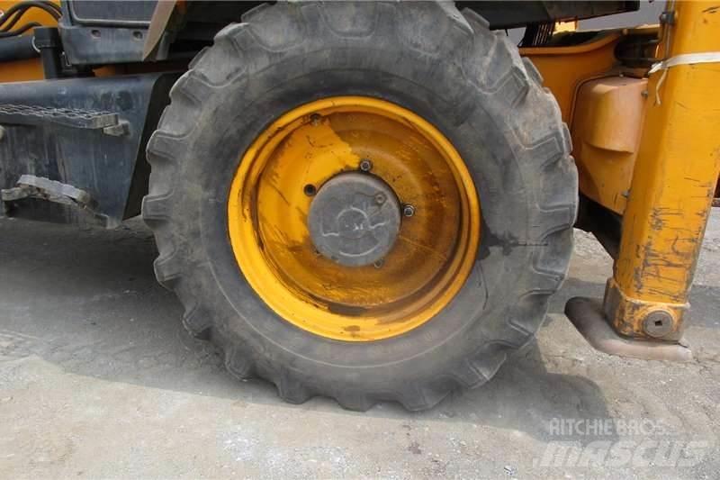 JCB 3DX4 백호로더