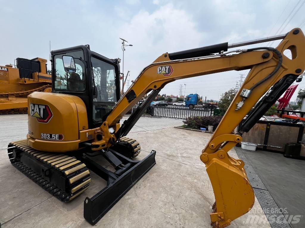 CAT 303.5 E 소형 굴삭기 7톤 미만