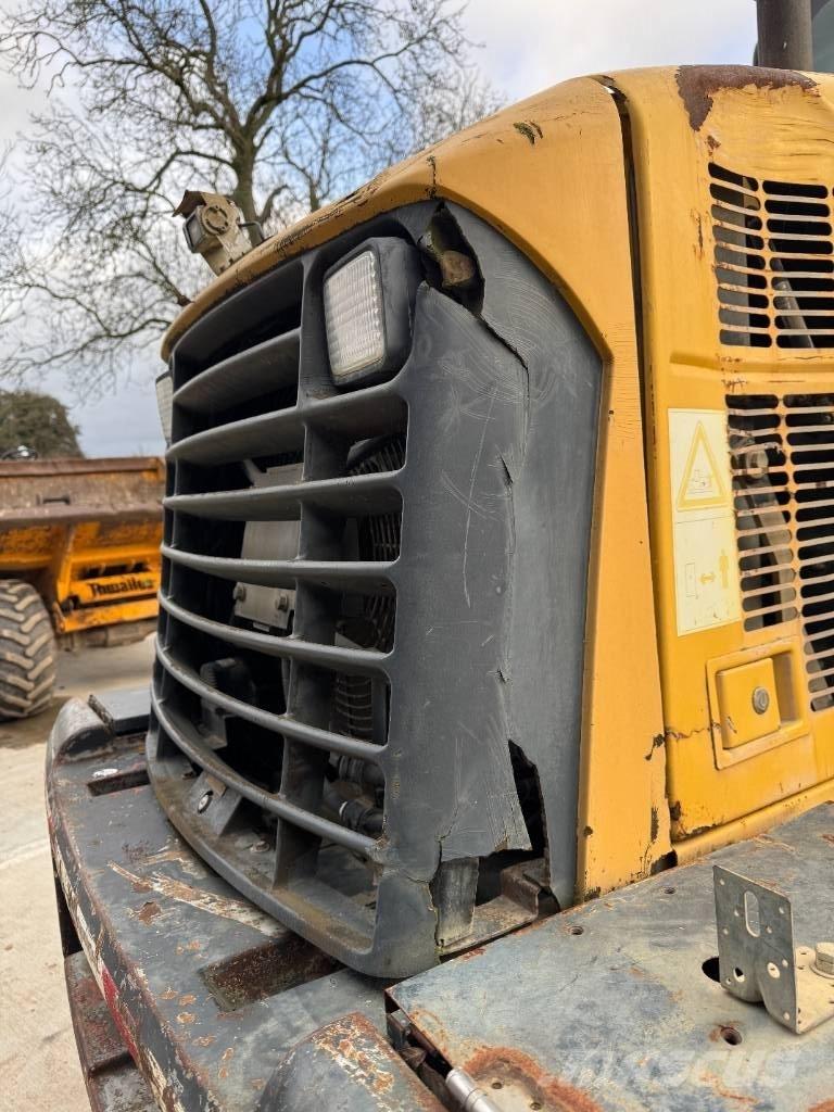 Komatsu WA 200-5  휠로우더