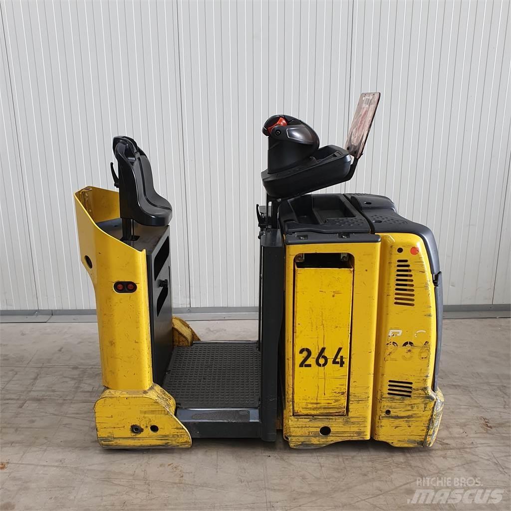 Linde P30C 견인 트럭