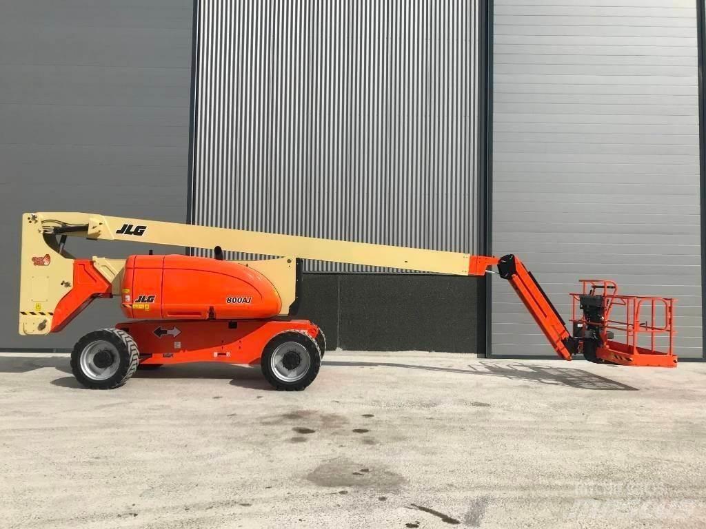 JLG 800 AJ 관절형 전동이동 리프트