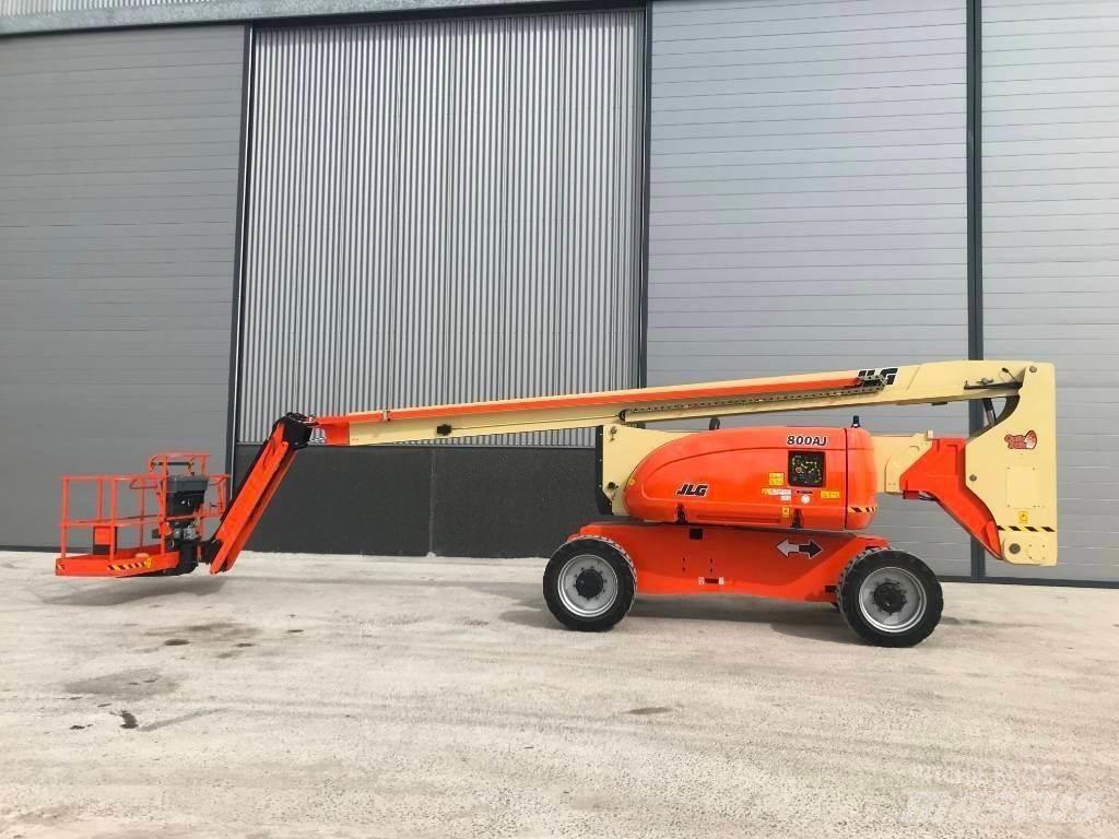 JLG 800 AJ 관절형 전동이동 리프트