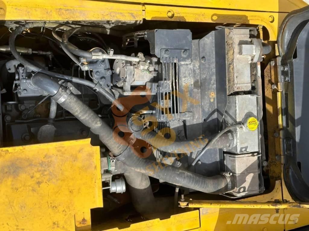 Komatsu PC 130-7 대형 굴삭기 29톤 이상