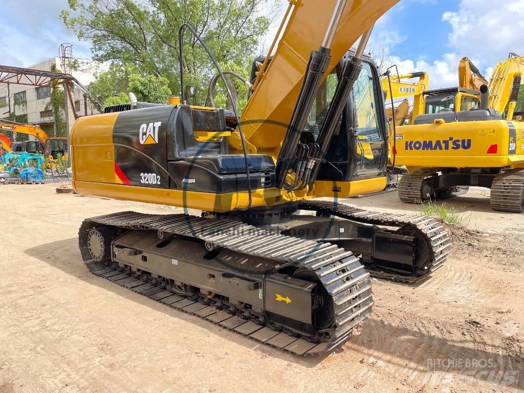 CAT 320 D 2 중형굴삭기 7톤-28톤