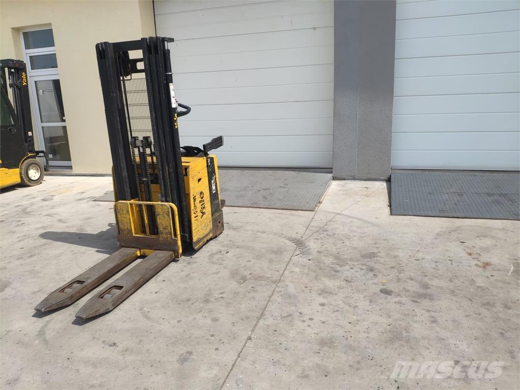 Yale MS15X IL 보행식 리치 지게차