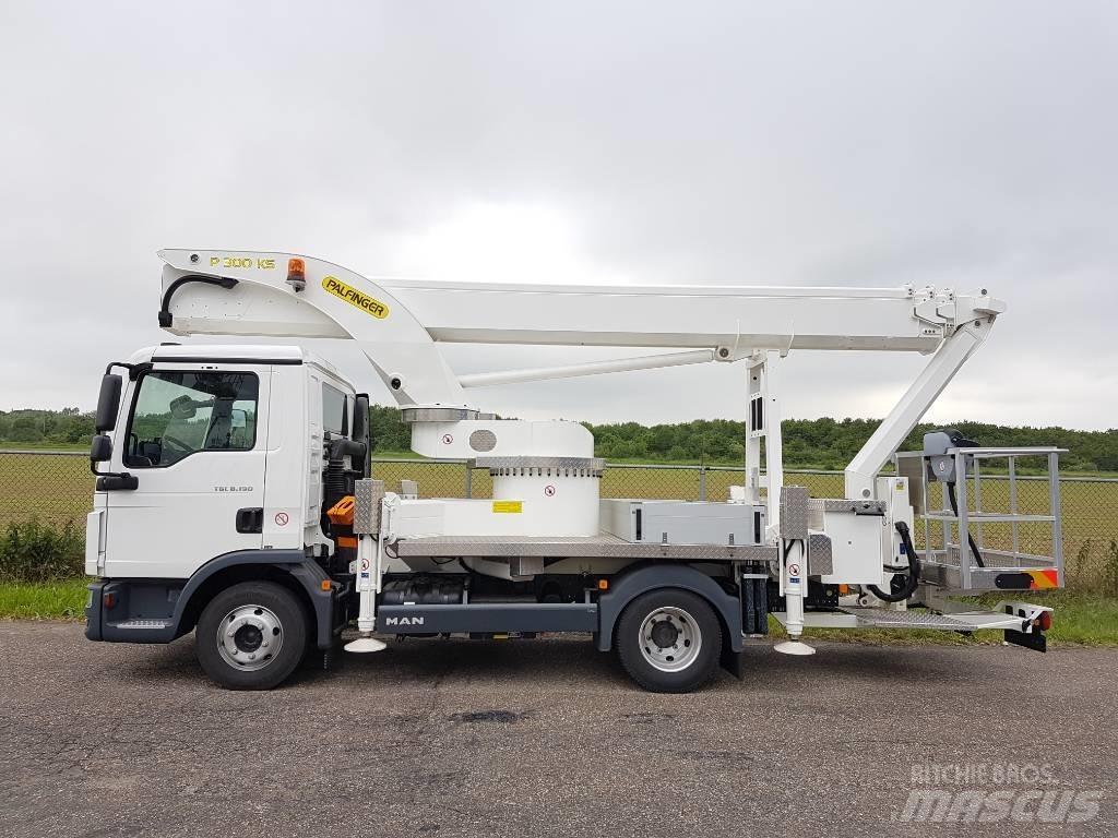 Palfinger P 300 KS 트럭 탑재 고소작업대