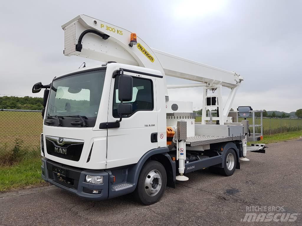 Palfinger P 300 KS 트럭 탑재 고소작업대