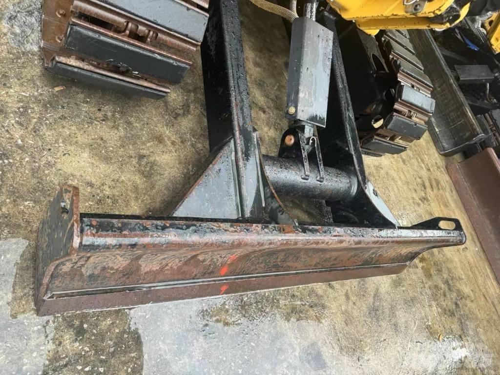 CAT 303 E CR 대형 굴삭기 29톤 이상