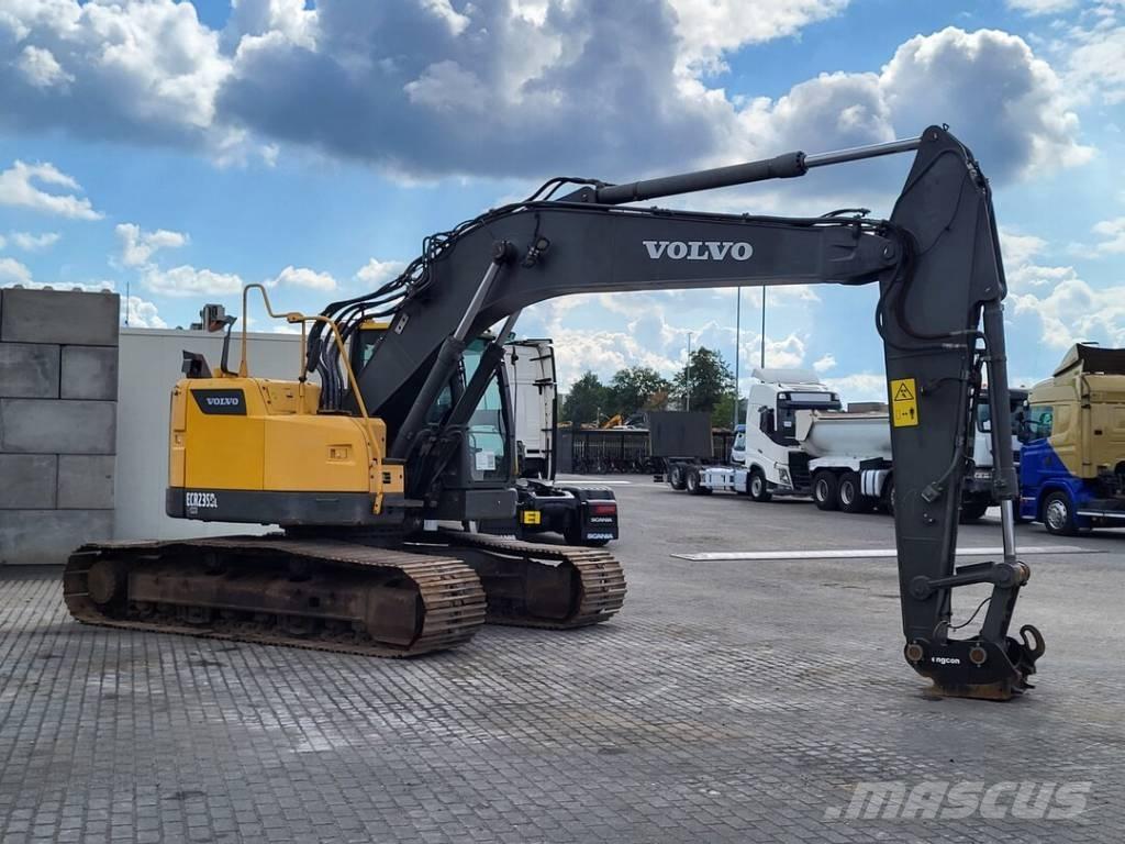 Volvo ECR 235 DL 대형 굴삭기 29톤 이상