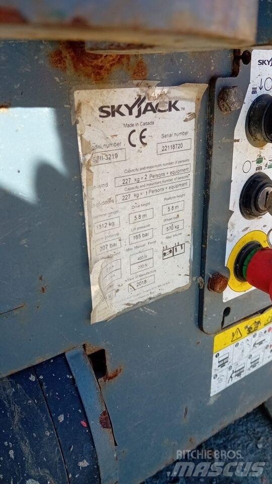 SkyJack SJ 3219 가위형 리프트