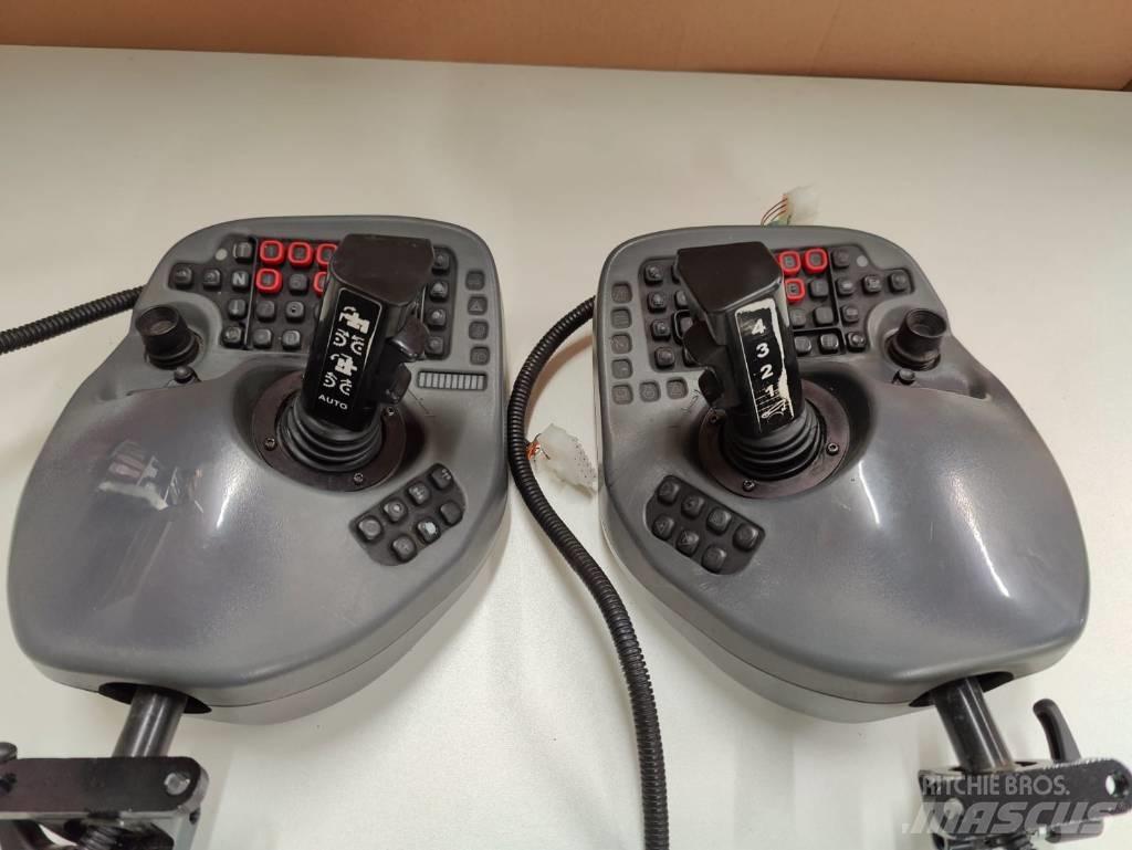 Komatsu Joysticks 일렉트로닉스