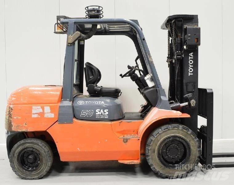 Toyota 7 FD 45 디젤 지게차