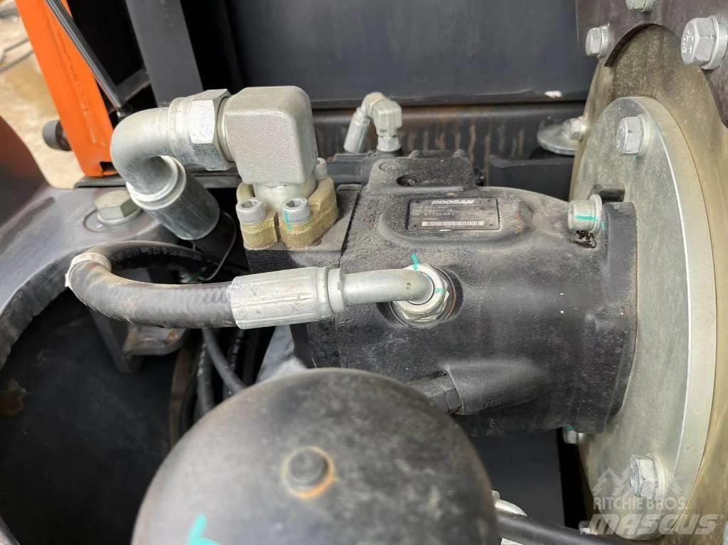 Doosan DX 140 LC 대형 굴삭기 29톤 이상