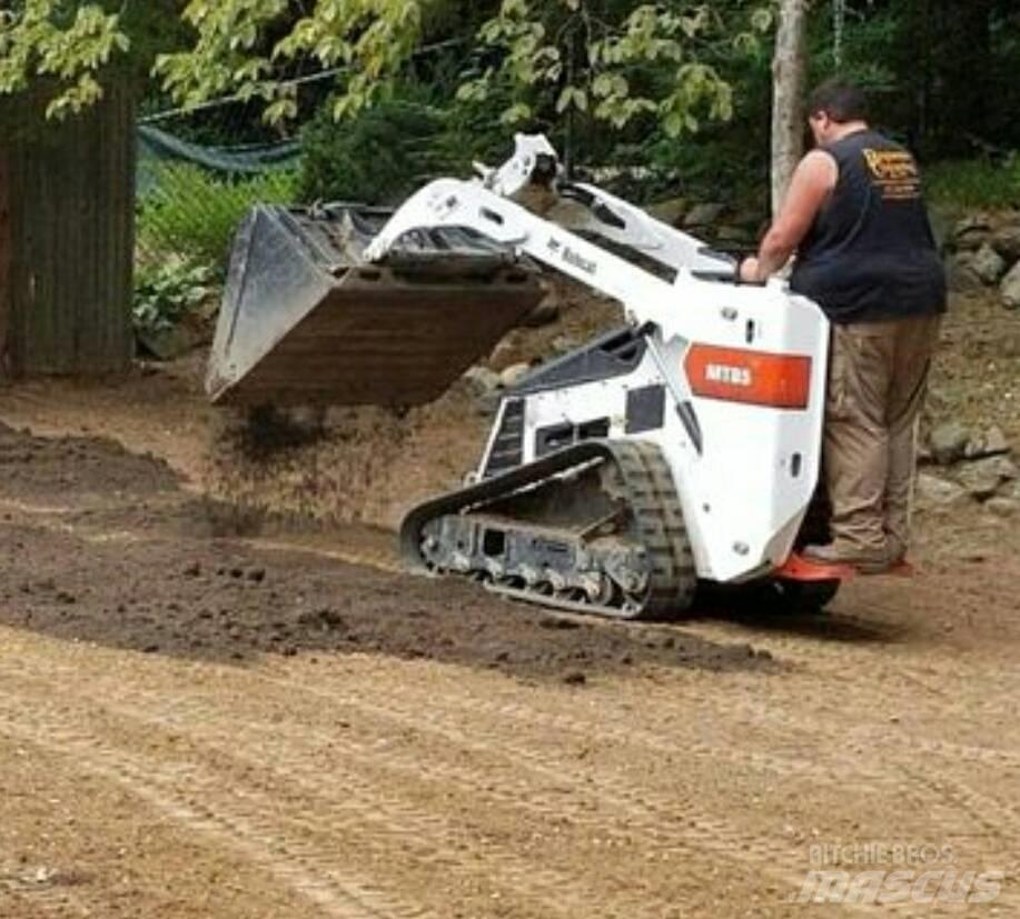 Bobcat MT 85  스키드로더