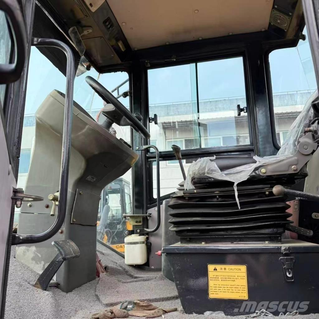XCMG XS 143 싱글 드럼 롤러