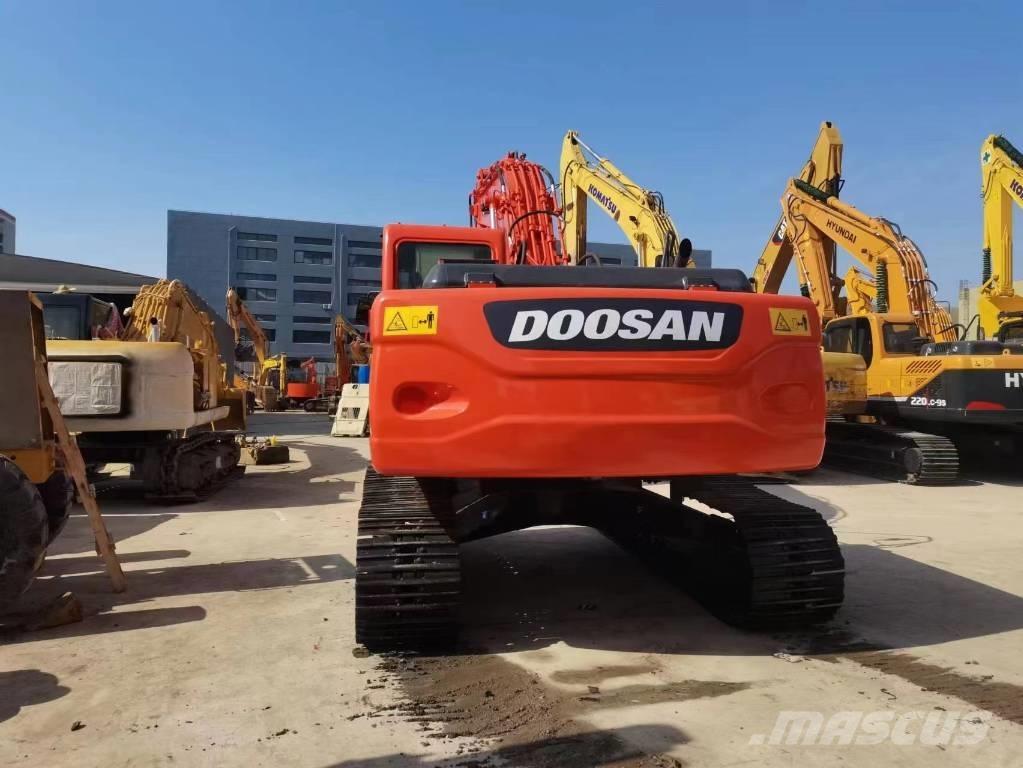 Doosan DX 225 대형 굴삭기 29톤 이상