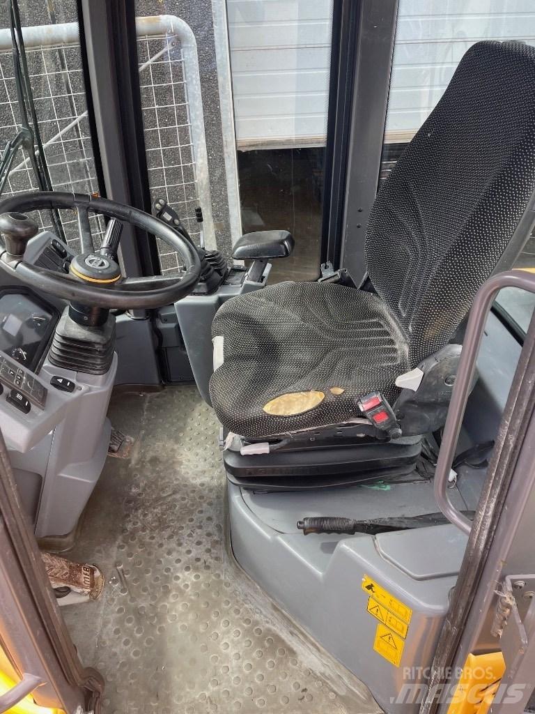 Volvo L30G 미니 로더