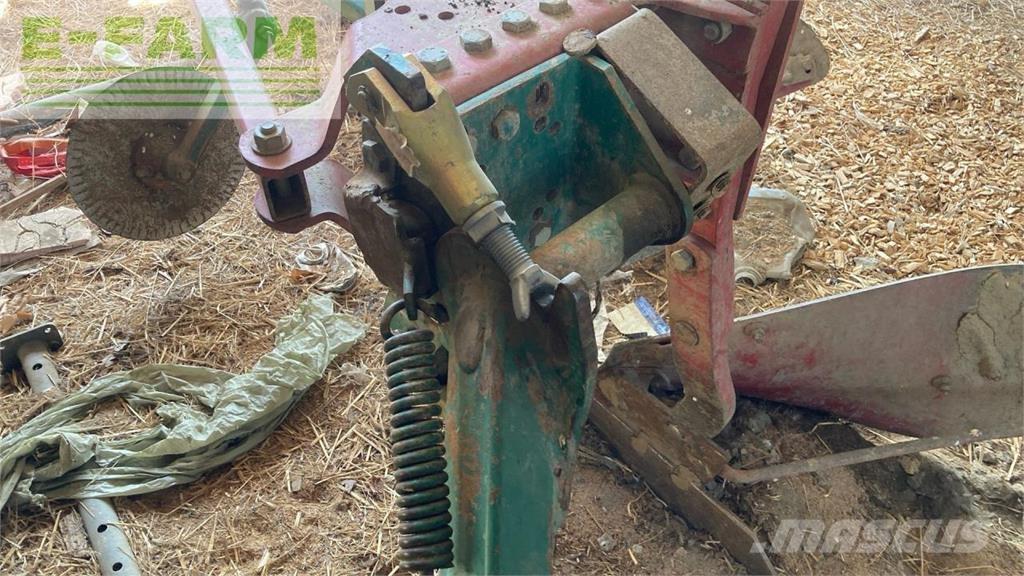 Kverneland LB 100 기존 플로우(쟁기)