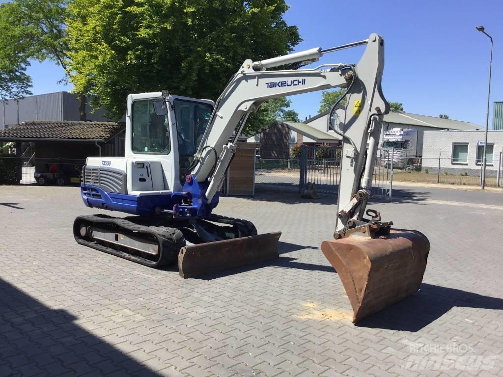 Takeuchi TB 250 소형 굴삭기 7톤 미만