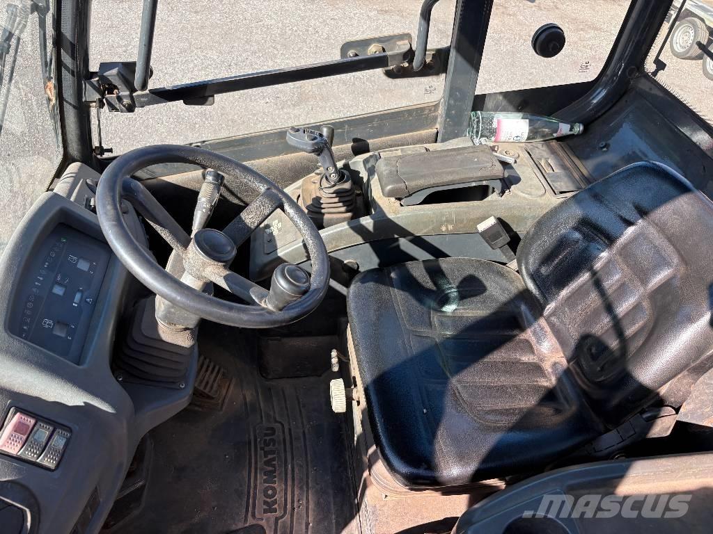 Komatsu WA 90  휠로우더