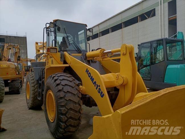 Komatsu WA 320  휠로우더