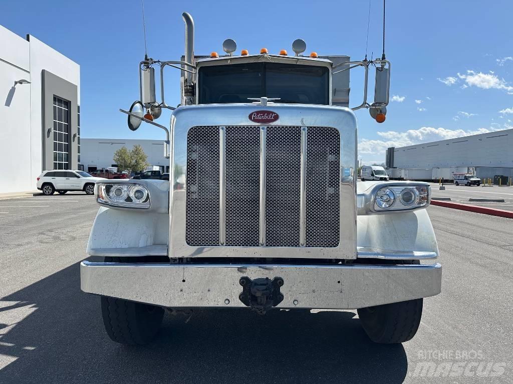 Peterbilt 367 덤프 트럭