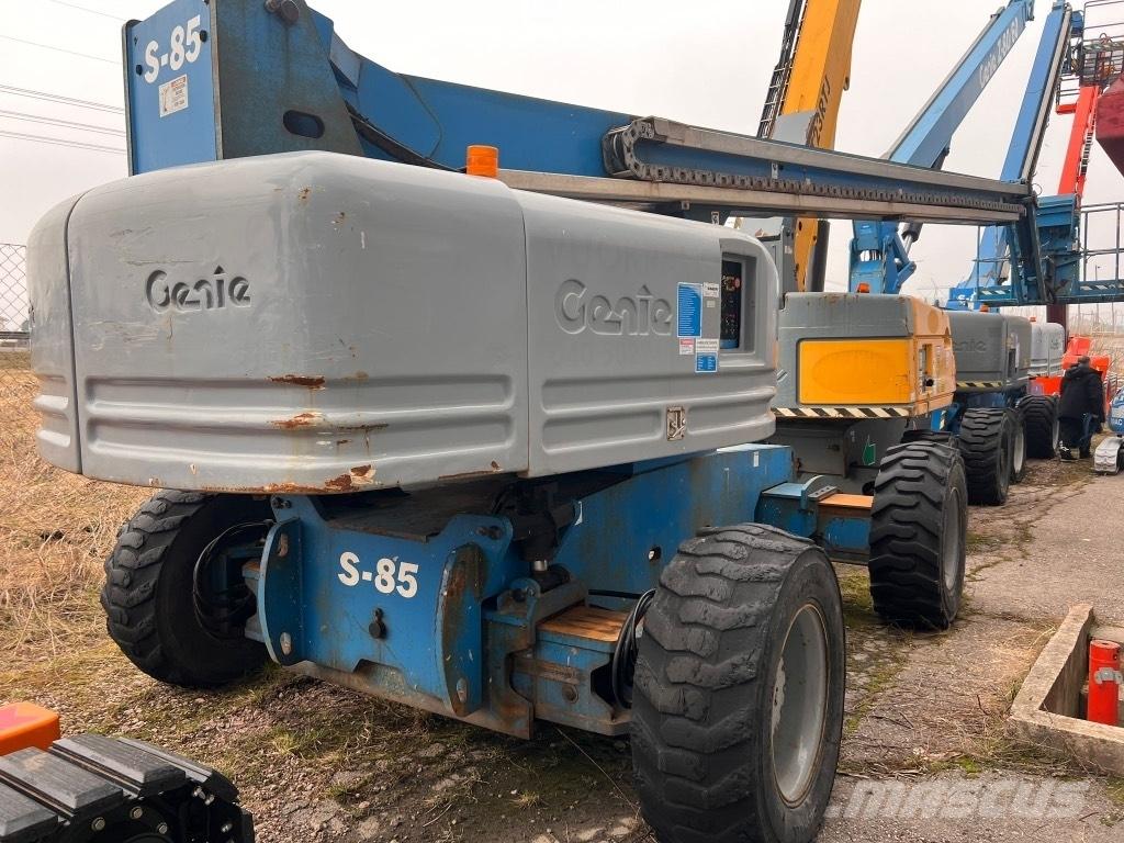 Genie S 85 관절형 전동이동 리프트