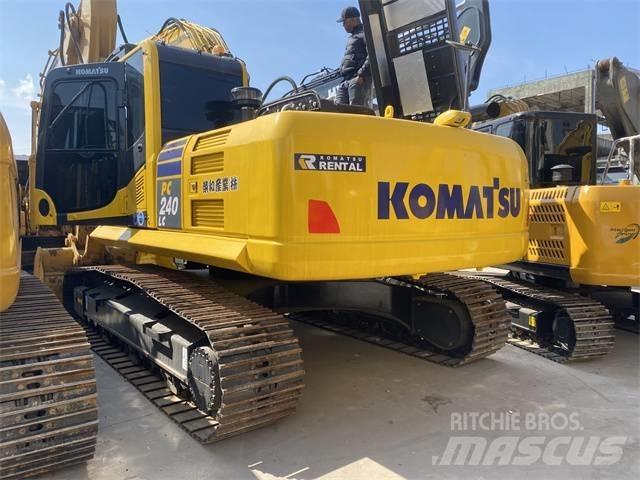 Komatsu PC 240 대형 굴삭기 29톤 이상