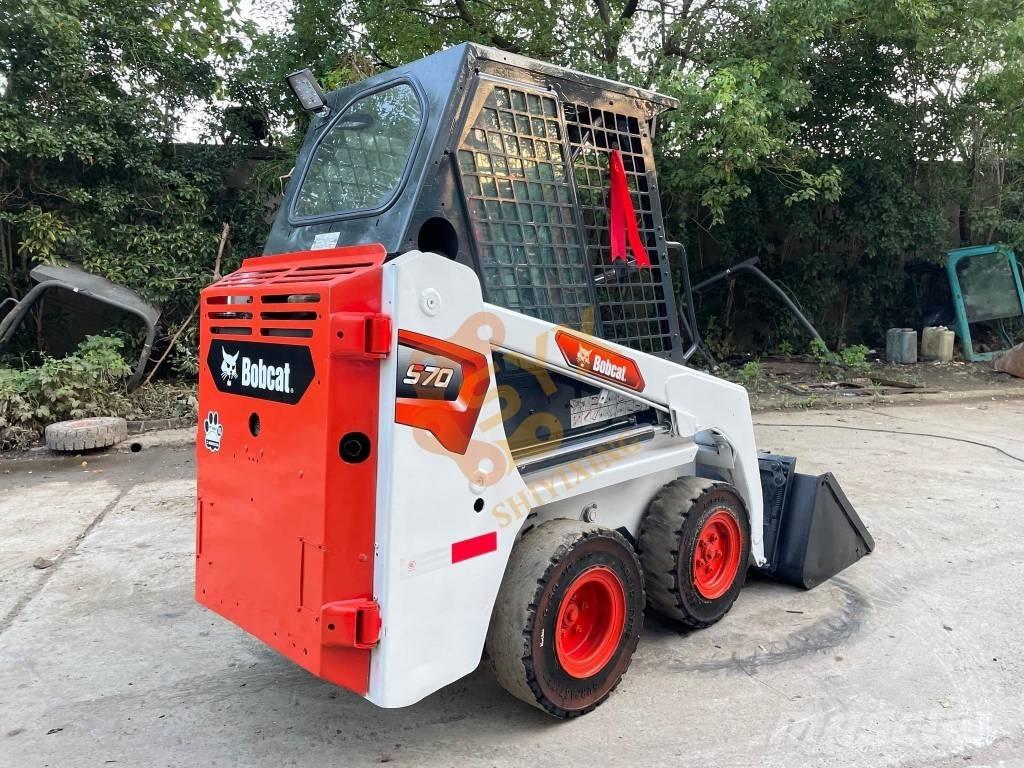 Bobcat S 70  스키드로더