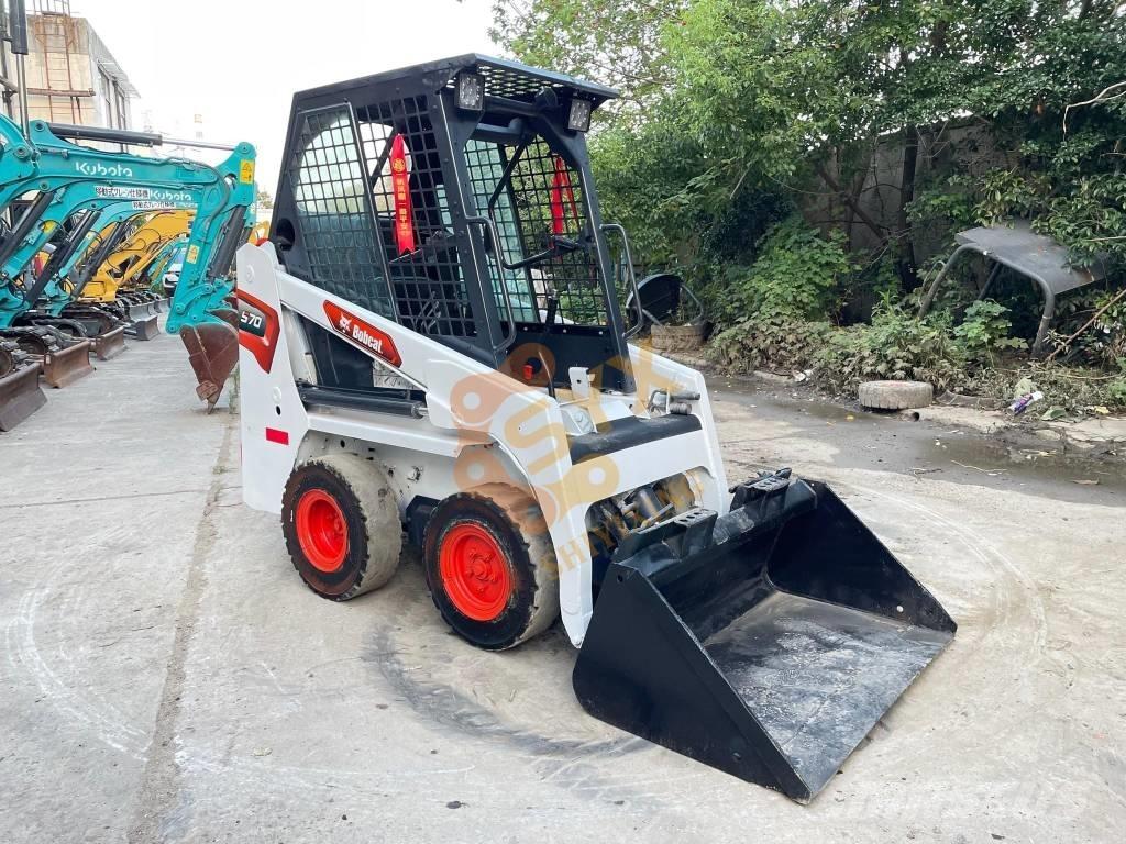 Bobcat S 70  스키드로더