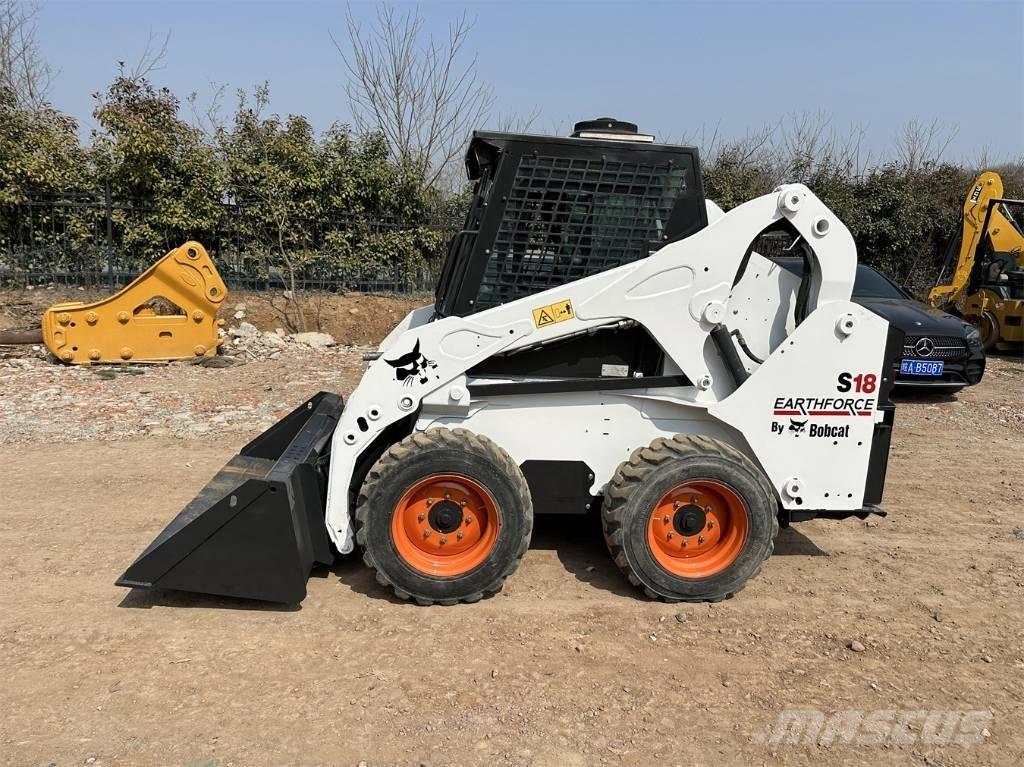 Bobcat S 18  스키드로더
