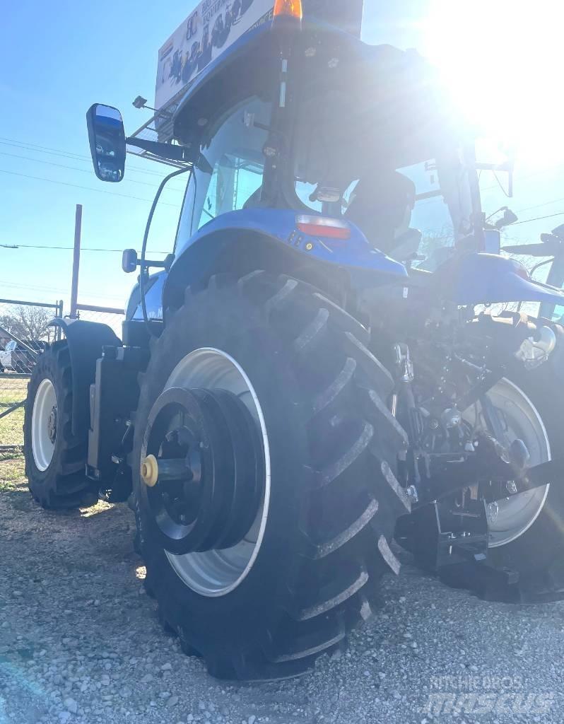New Holland T 7.210 트랙터