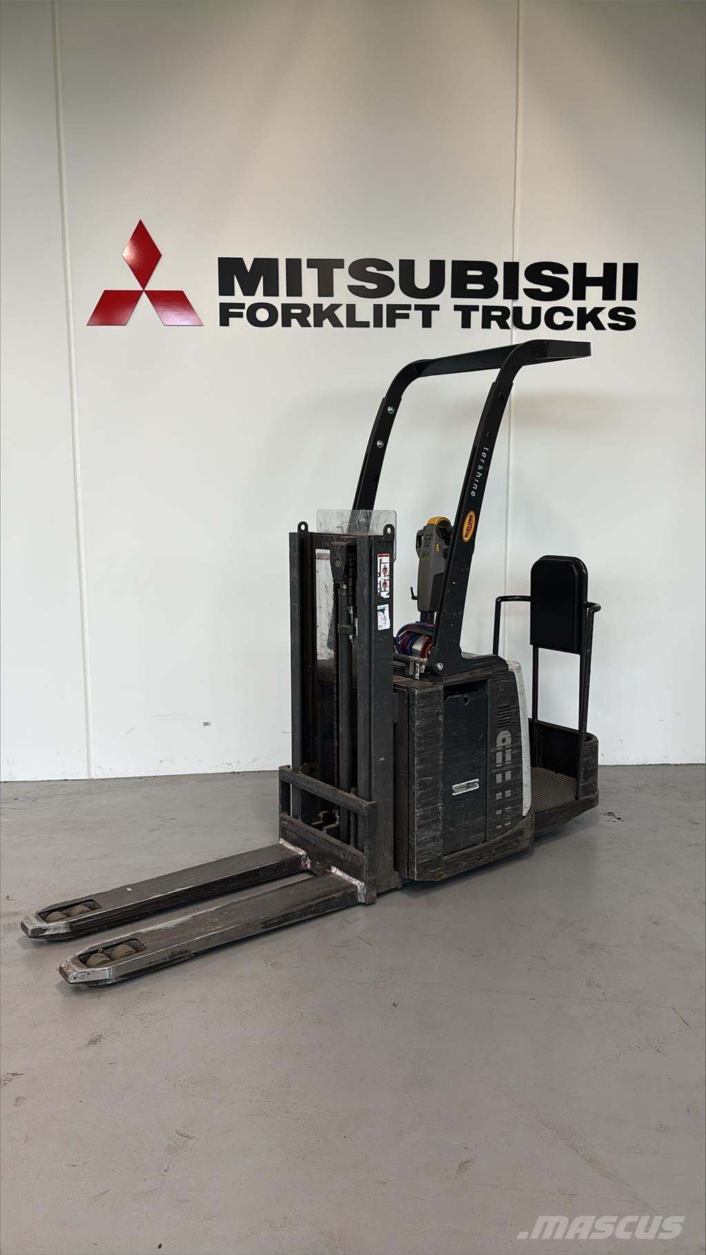 Atlet PDP200 보행식 리치 지게차