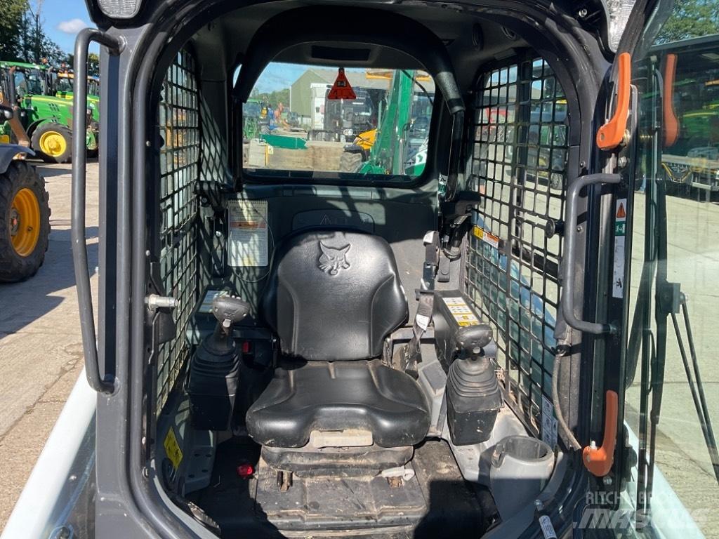 Bobcat T 450  스키드로더