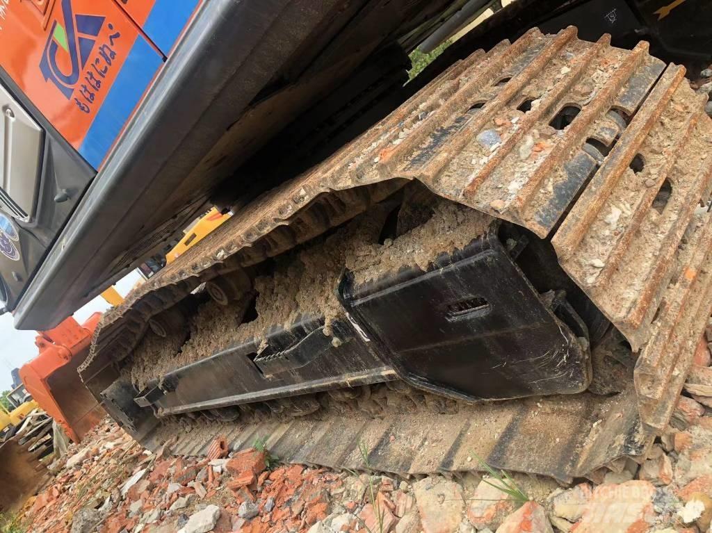 Hitachi ZX 210 대형 굴삭기 29톤 이상