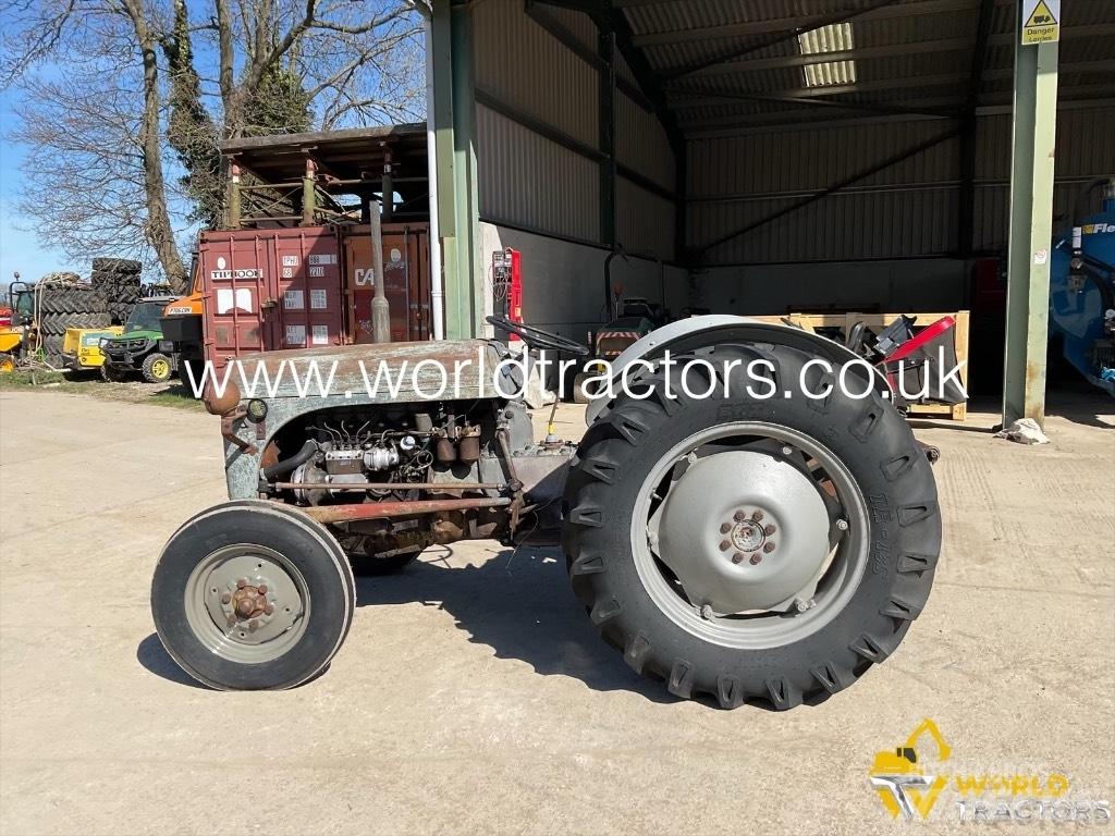 Ferguson TRACTOR 트랙터