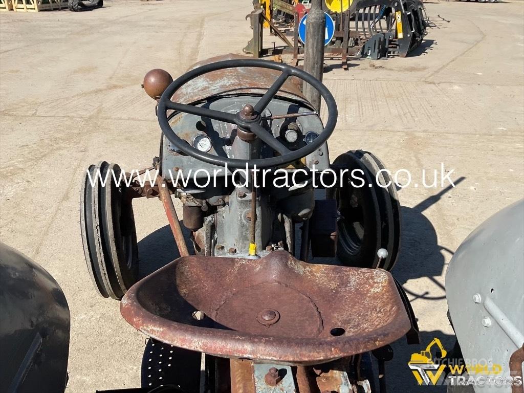 Ferguson TRACTOR 트랙터