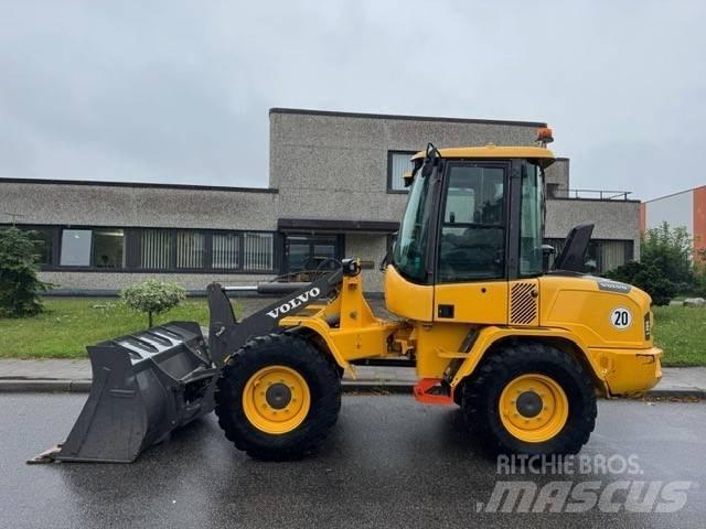 Volvo L 30 G  휠로우더