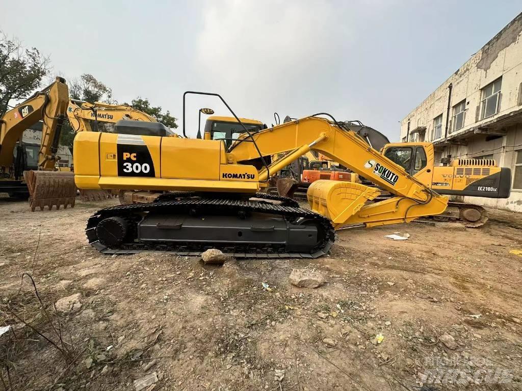 Komatsu PC 300 대형 굴삭기 29톤 이상