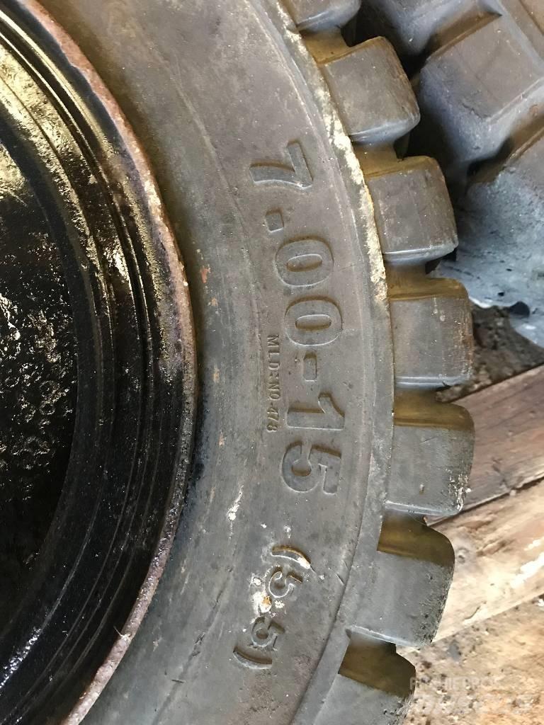 Bobcat S 175  스키드로더