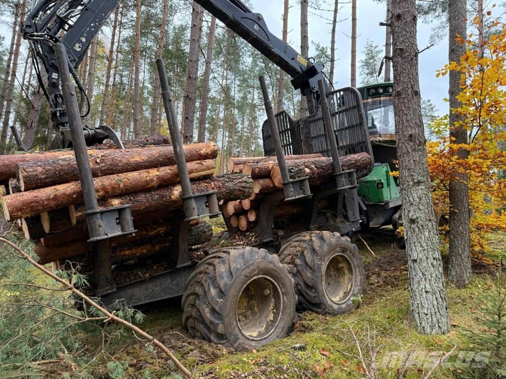 John Deere 1010 E 원목 포워더