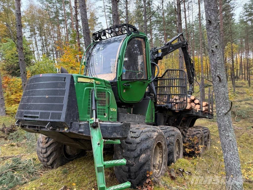 John Deere 1010 E 원목 포워더