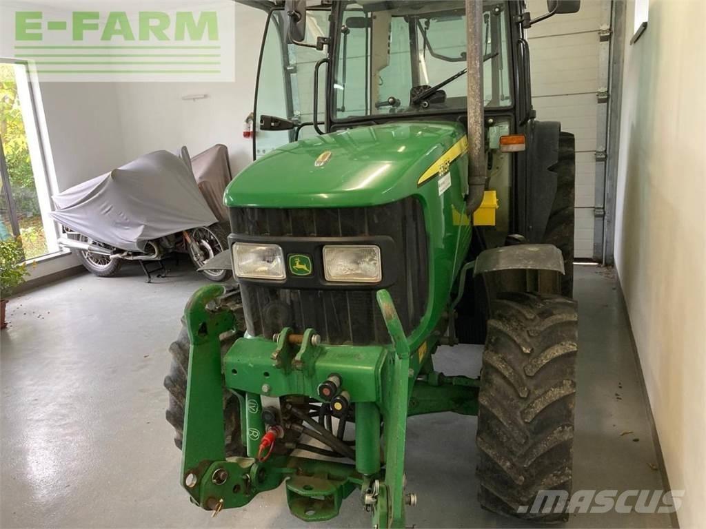 John Deere 5515F 트랙터