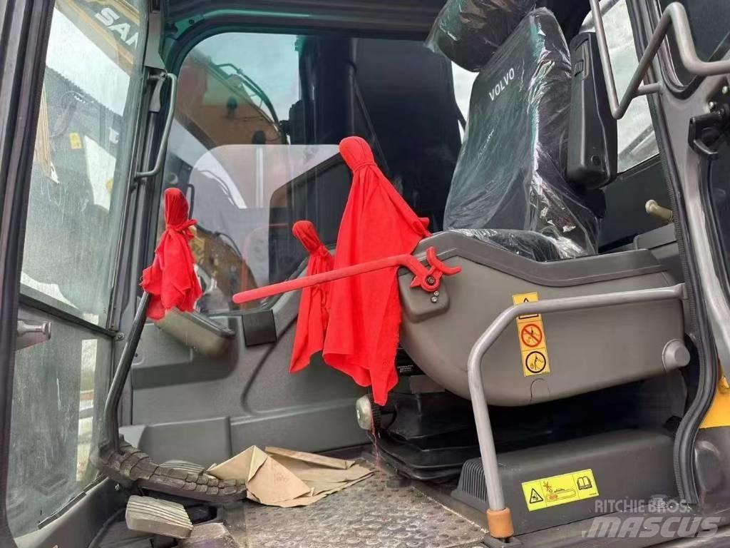 Volvo 240 대형 굴삭기 29톤 이상