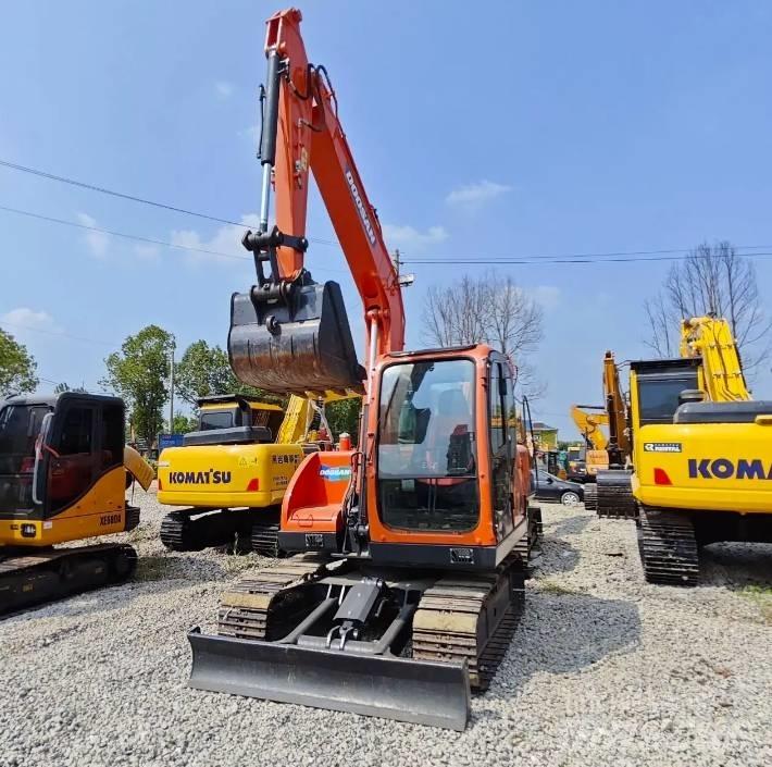 Doosan DX75-9C 중형굴삭기 7톤-28톤