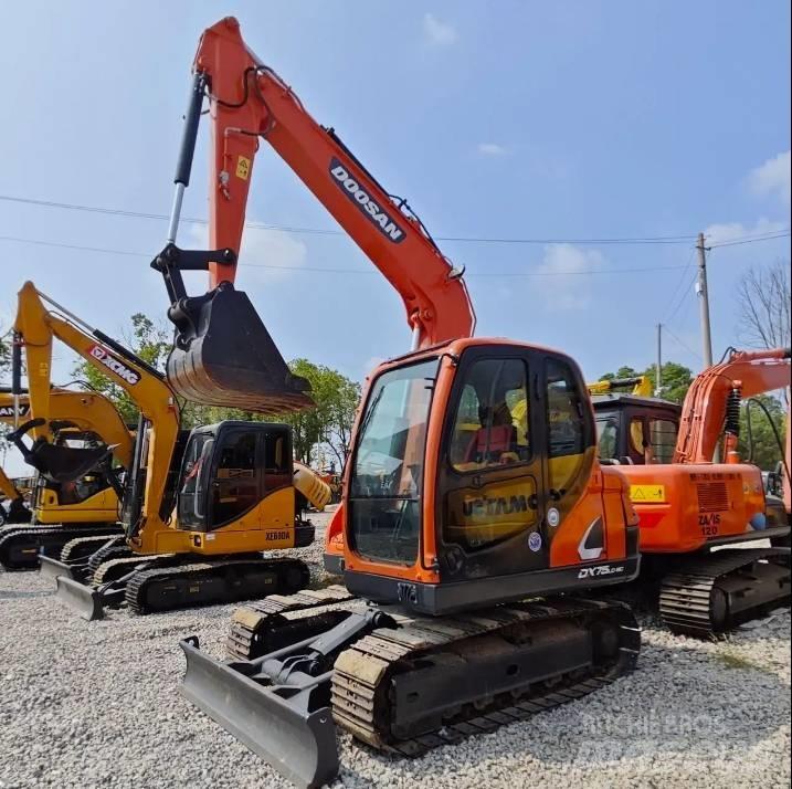 Doosan DX75-9C 중형굴삭기 7톤-28톤